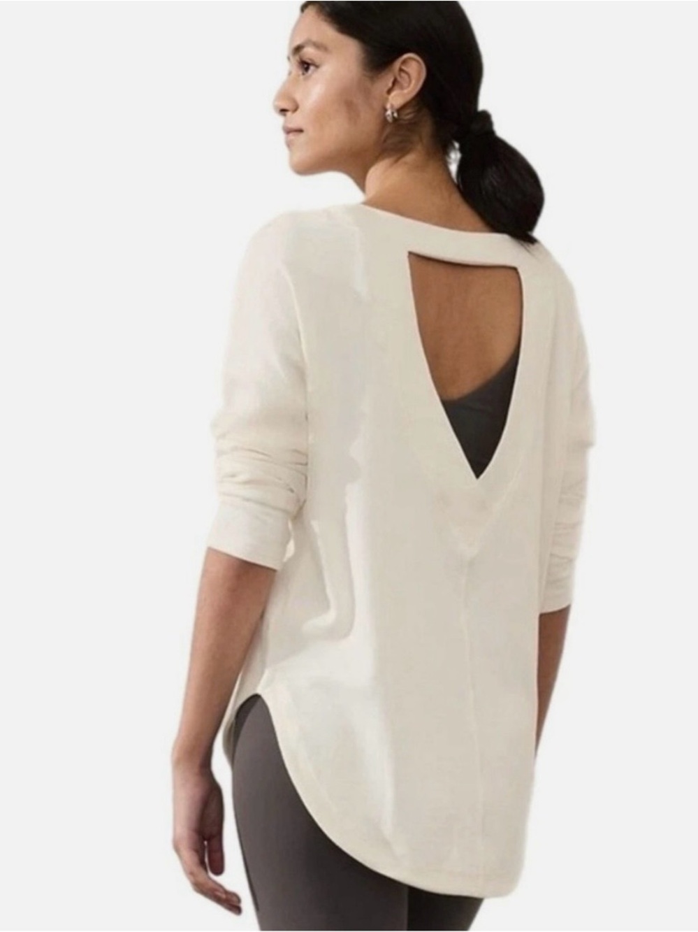 MOVING SALE: Athleta Cream Open-Back Long Sleeve Tunic